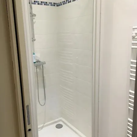 Oda ve Kahvaltı Chateau De Cheronne