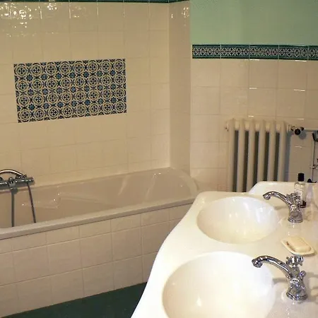 Oda ve Kahvaltı Chateau De Cheronne *