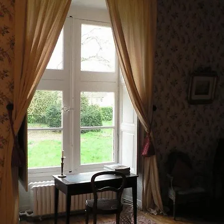 Oda ve Kahvaltı Chateau De Cheronne