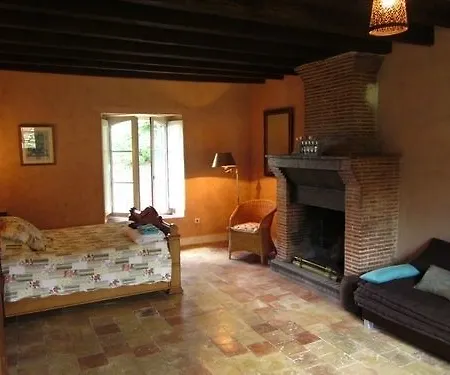 Oda ve Kahvaltı Chateau De Cheronne