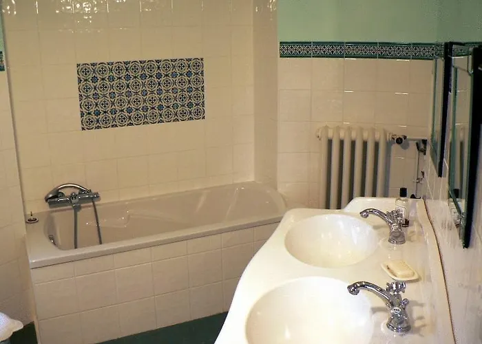 Couette-café Château De Cheronne *